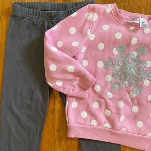Girls Snowflake outfit 24Mo sweatshirt & leggings